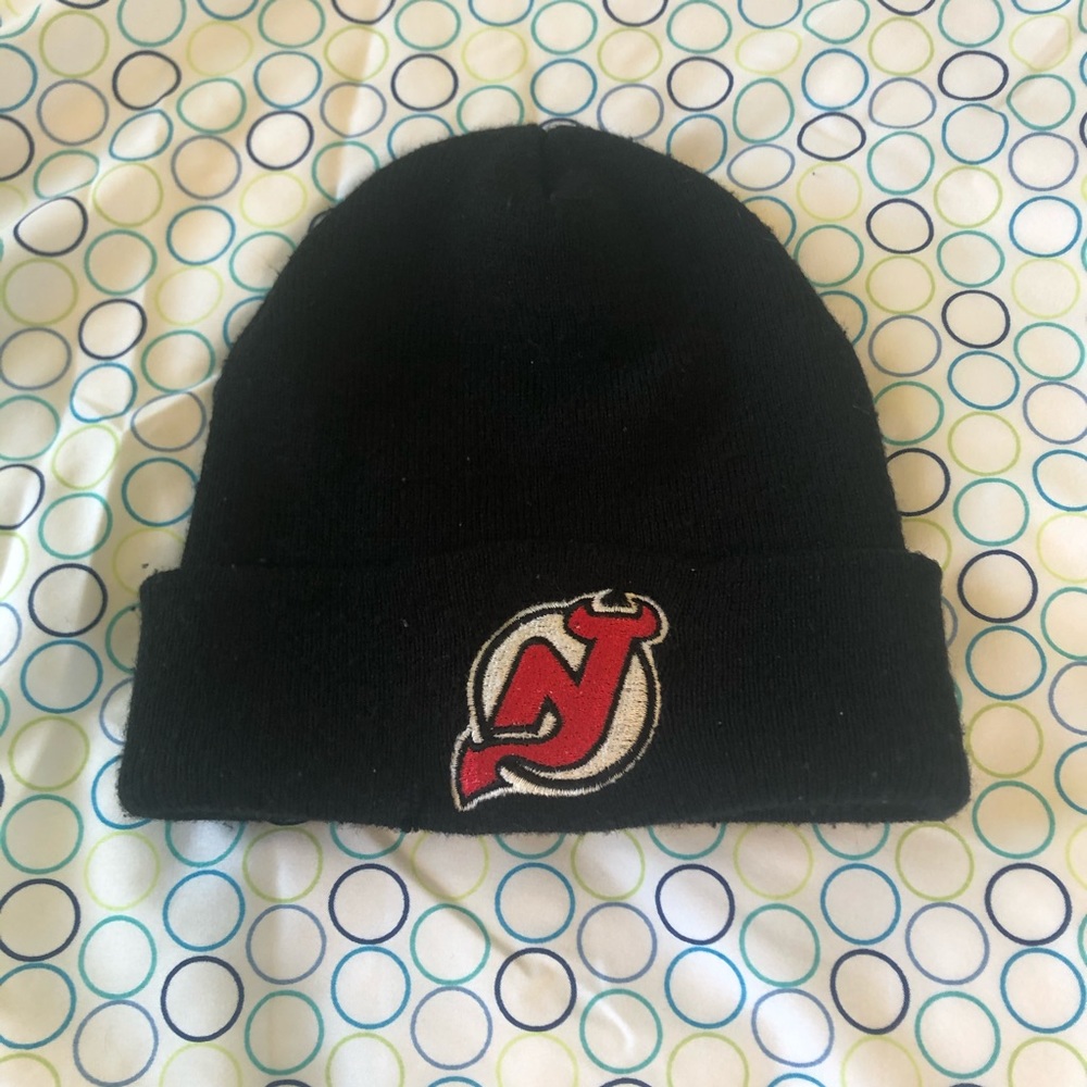Kids’ New Jersey Devils black beanie
